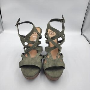 Olive Green Daisy Fuentes Strappy Sandals, Size 8